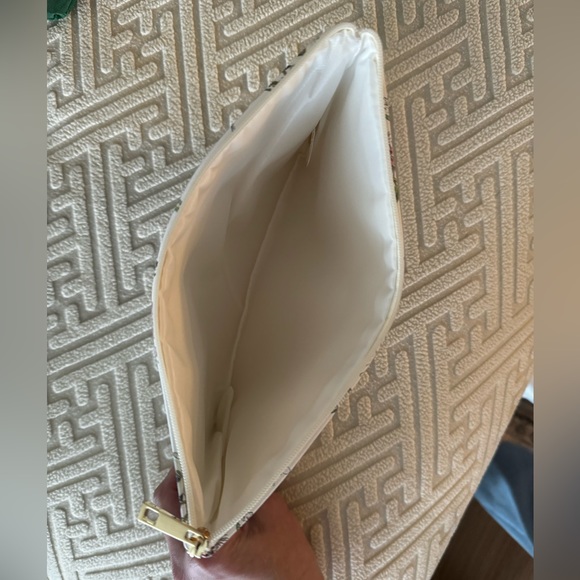 NWOT/ Heather&Gorse ~ watercolor florals zip pouch - Picture 2 of 2